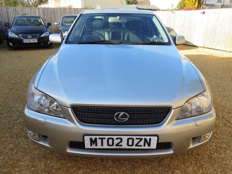 LEXUS IS 300