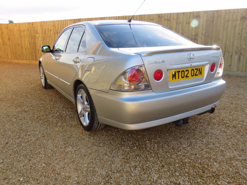 LEXUS IS 300