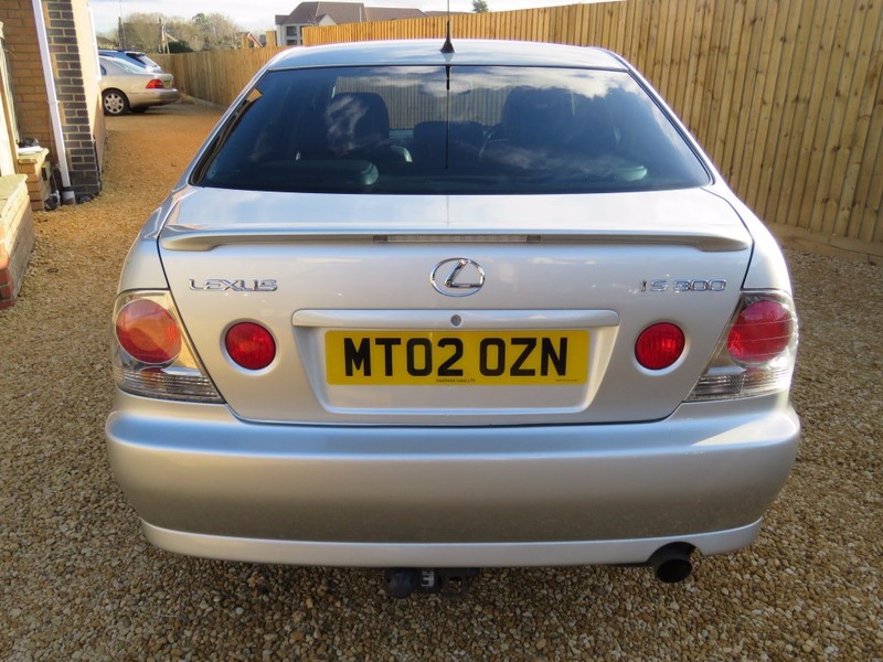 LEXUS IS 300