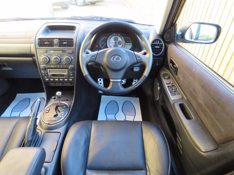 LEXUS IS 300