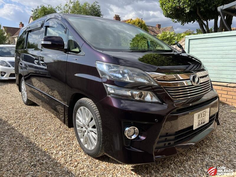 TOYOTA VELLFIRE 2.4Z G Edition Twin Sunroofs Full black leather