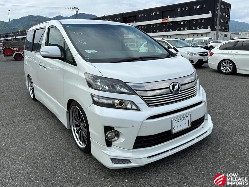 View TOYOTA VELLFIRE 2.4Z Golden Eyes Massive Specification