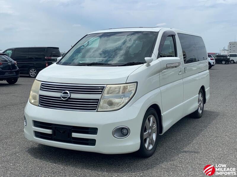 View NISSAN ELGRAND 250 HWS Leather Edition Twin Sun roofs
