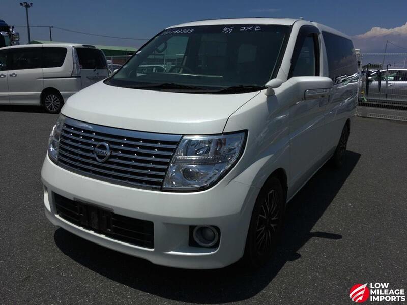 View NISSAN ELGRAND Rare 350 XL Edition Twin Roof Massive Spec