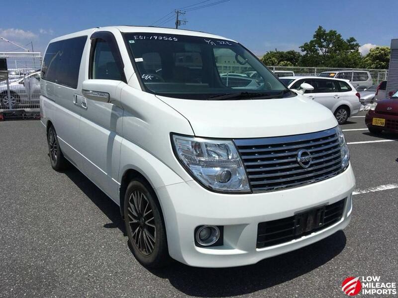 View NISSAN ELGRAND Rare 350 XL Edition Twin Roof Massive Spec