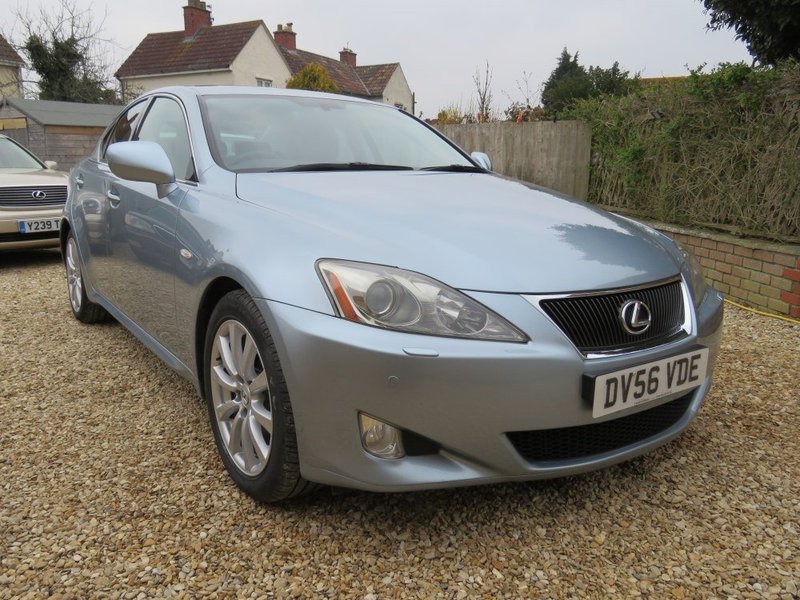 LEXUS IS