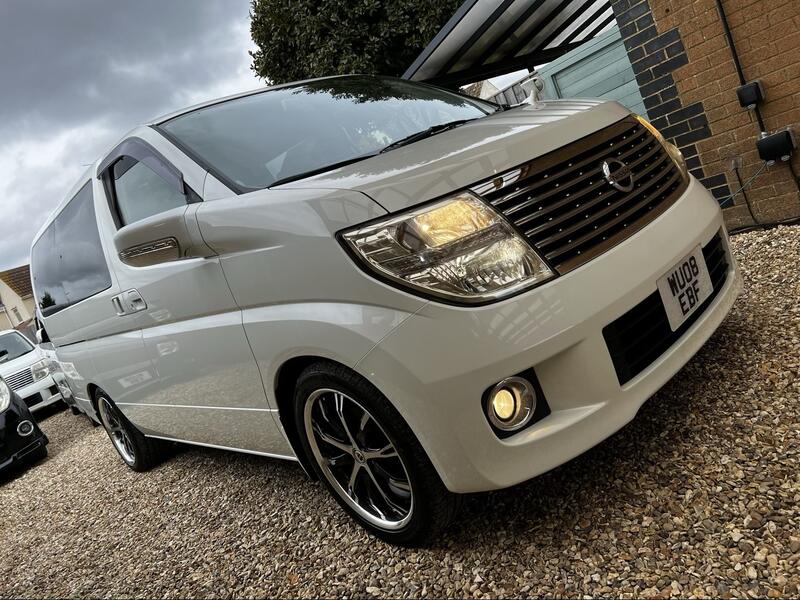 NISSAN ELGRAND