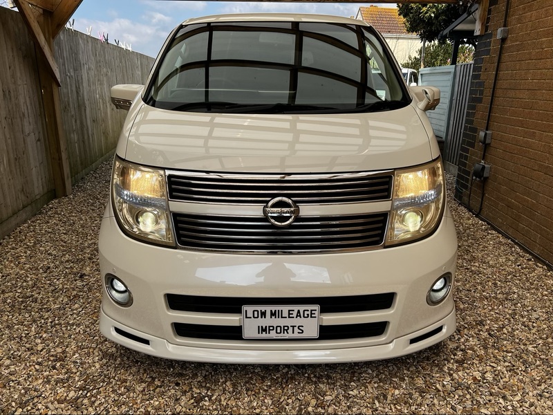 View NISSAN ELGRAND E51 HWS 4WD 3500 V6 - NOW SOLD