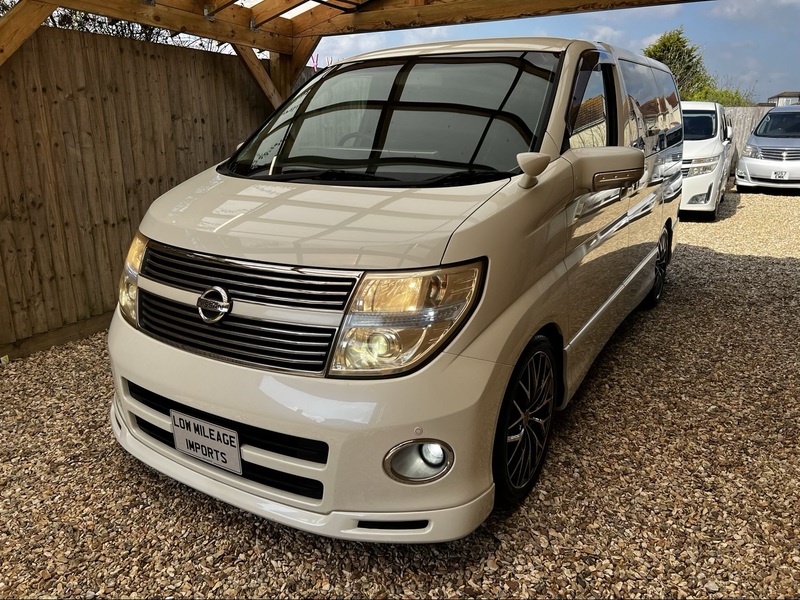 NISSAN ELGRAND