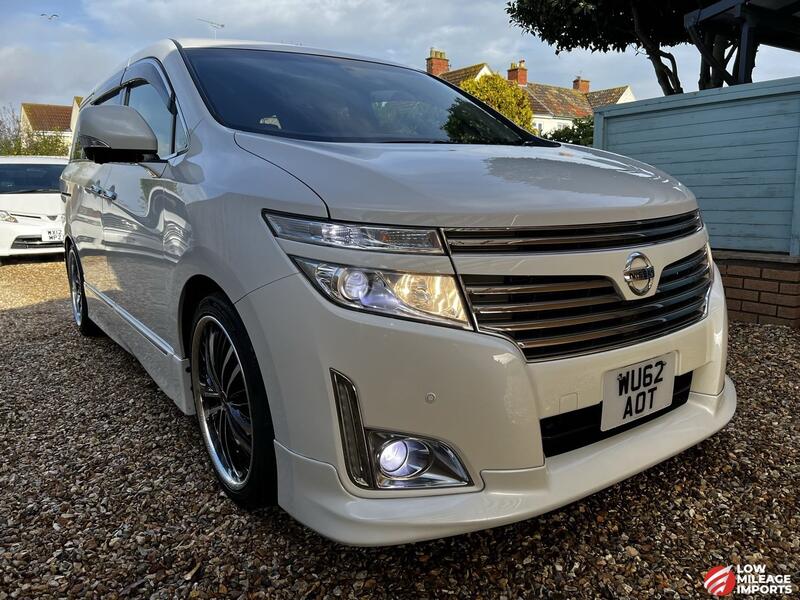 View NISSAN ELGRAND E52 2500 V6 HIGHWAY STAR HALF LEATHER - FULLY UK REGISTERED