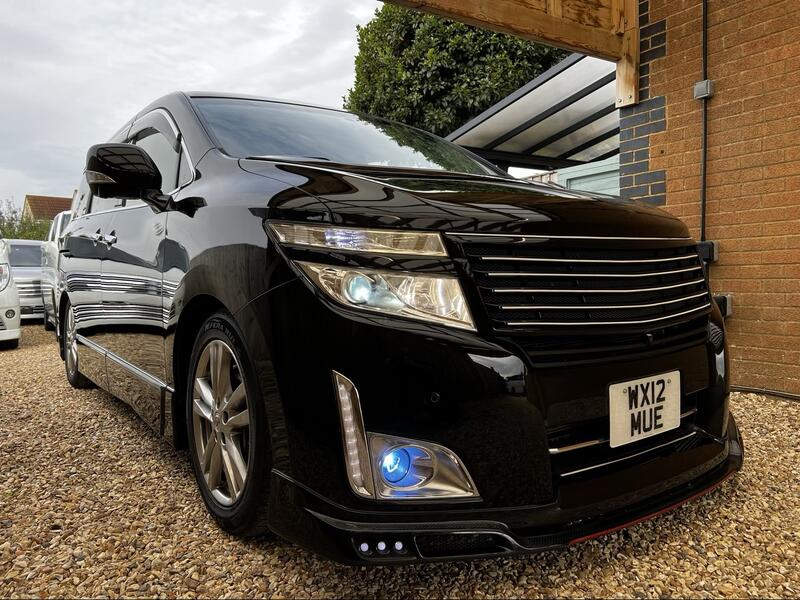 View NISSAN ELGRAND E52 3.5 V6 VIP VALENTI - NOW READY