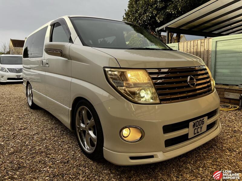 NISSAN ELGRAND E51 HWS 2.5 V6 8 seats - NOW SOLD